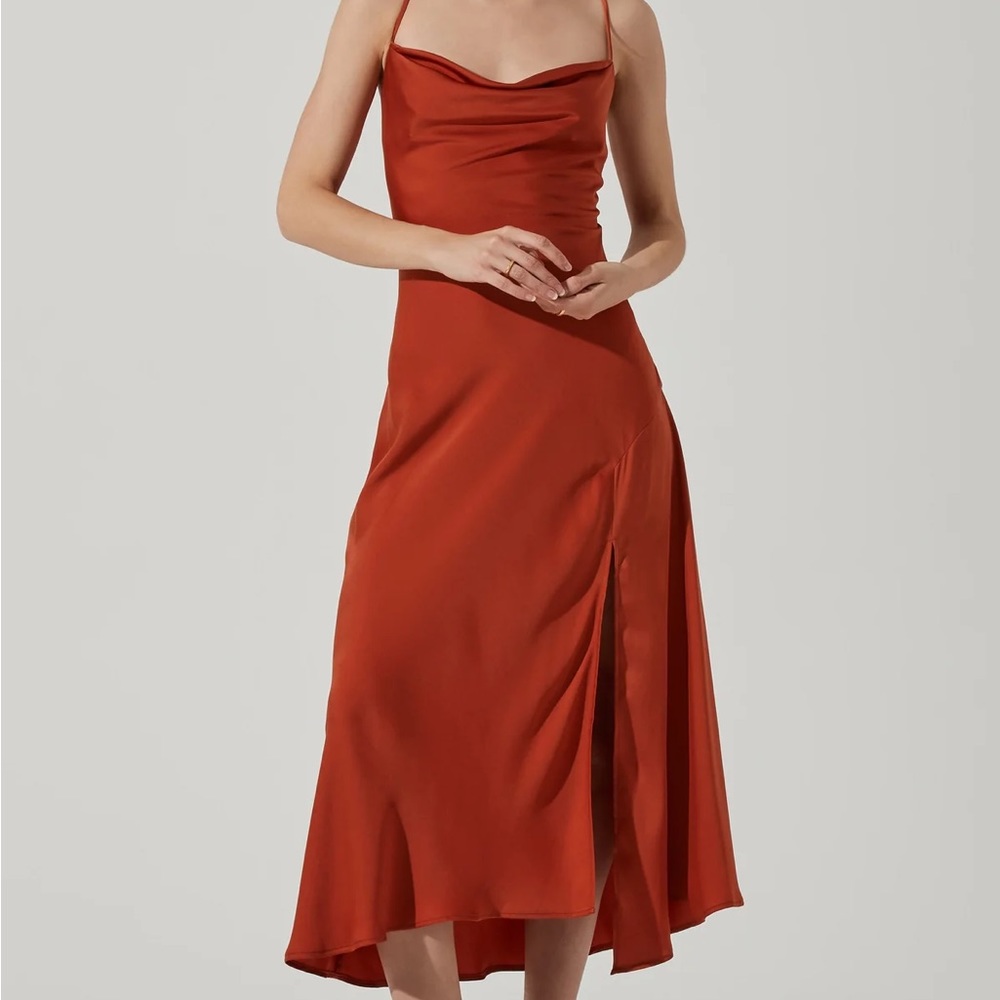 ASTR Gaia Midi Dress